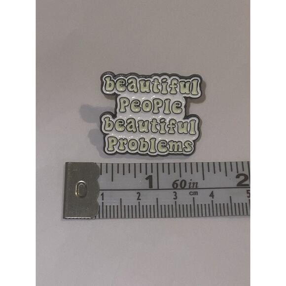 Beautiful People Problems Thought Bubble Pin Brooch - Picture 1 of 1